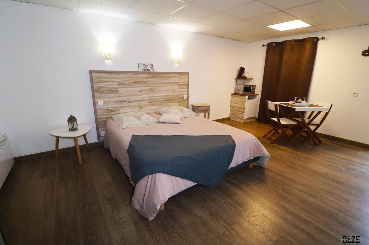 Centre De Bien-Etre Et Ses Chambres D'Hote Villeneuve-de-Rivière Zewnętrze zdjęcie