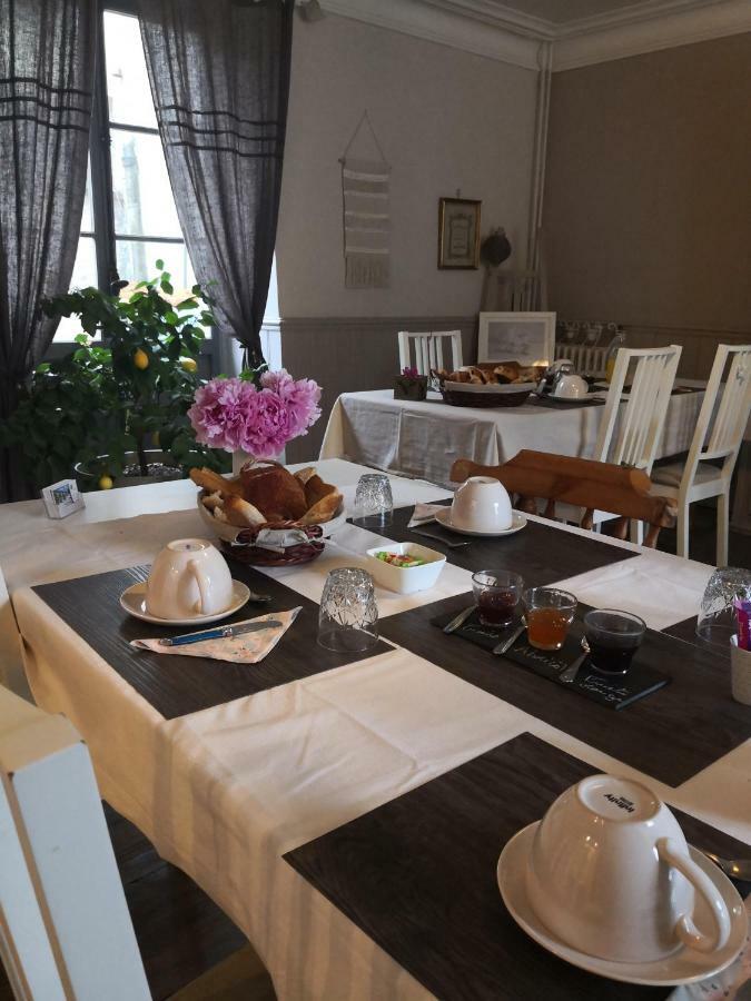 Centre De Bien-Etre Et Ses Chambres D'Hote Villeneuve-de-Rivière Zewnętrze zdjęcie